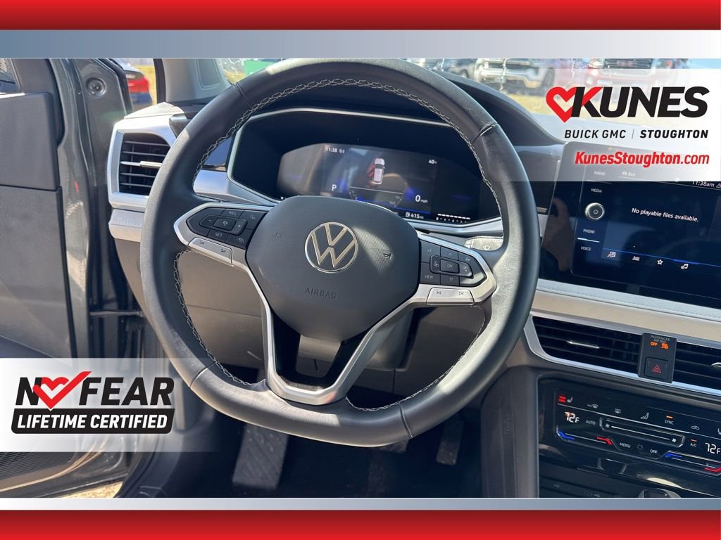 Used 2025 Volkswagen Taos SE AWD/4WD image 41