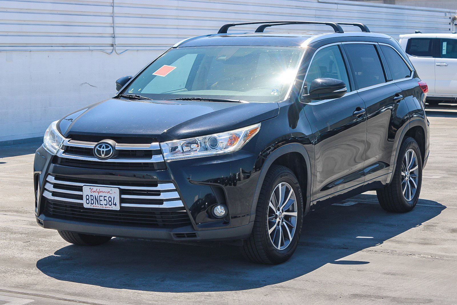 Used 2017 Toyota Highlander XLE w/ Carpet Mat Package FWD image 5