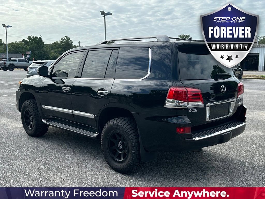 Used 2013 Lexus LX 570 4WD w/ Luxury Pkg w/Pre-crash image 4