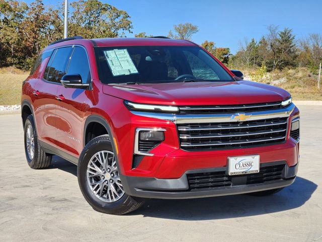 New 2025 Chevrolet Traverse LT w/ Driver Confidence Package image 1