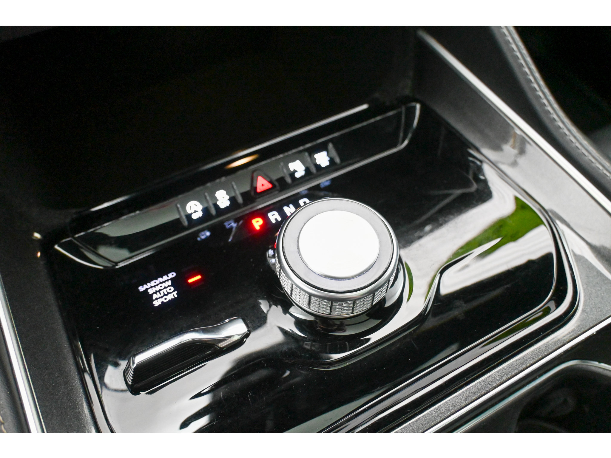 Used 2022 Jeep Wagoneer Series I w/ Premium Group I AWD/4WD image 15