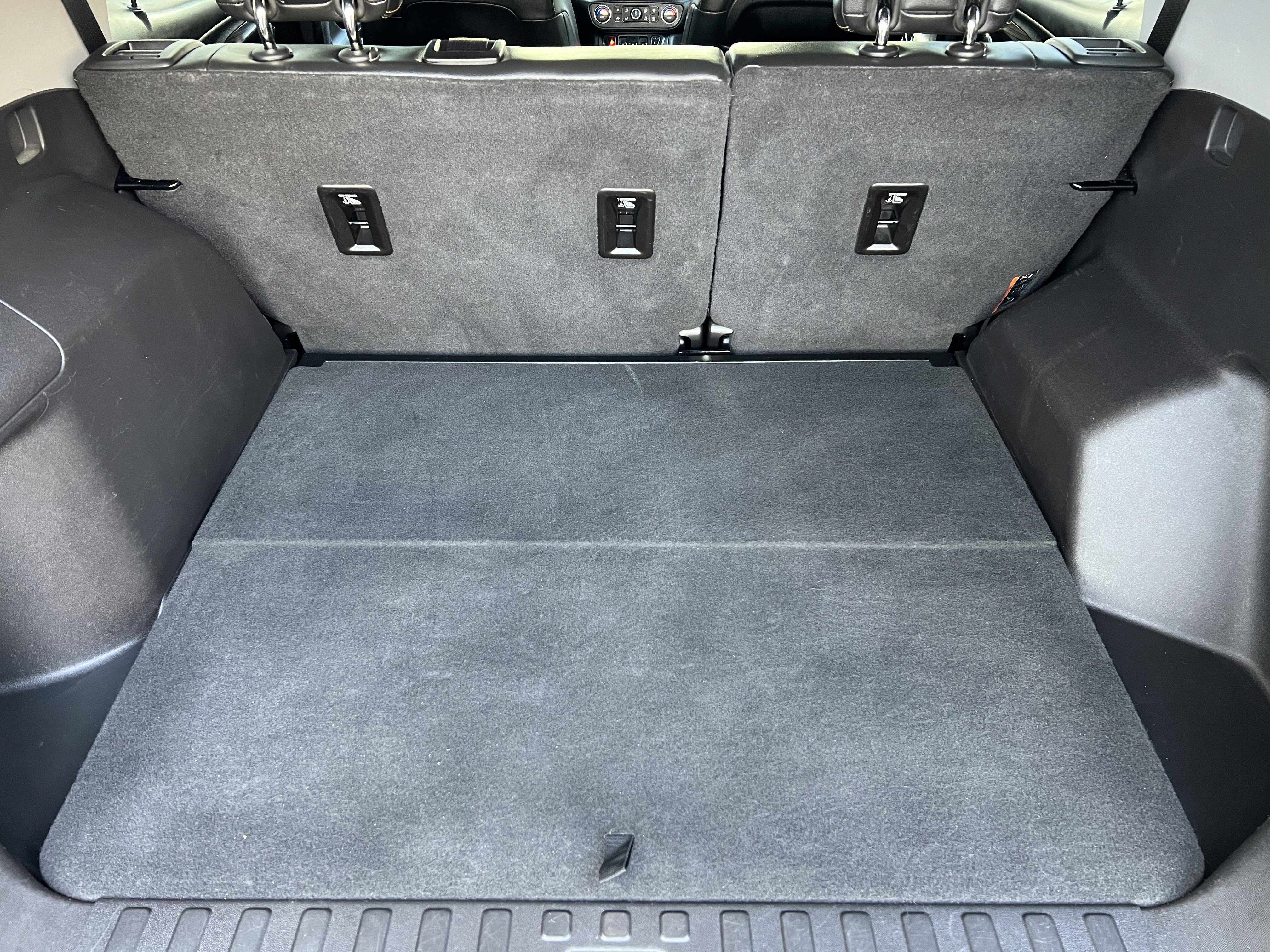 Used 2019 GMC Terrain SLT w/ Preferred Package image 16