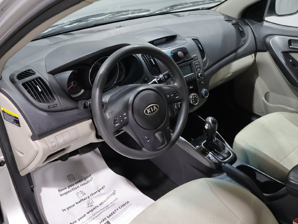 Used 2013 Kia Forte EX w/ Premium Pkg FWD image 20