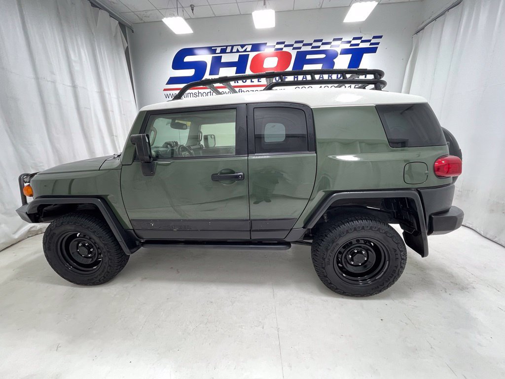 Used 2014 Toyota FJ Cruiser 4WD w/ Upgrade Package image 8
