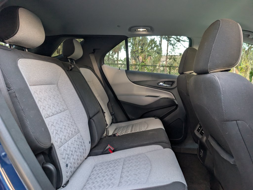 Used 2023 Chevrolet Equinox LS w/ LS Convenience Package FWD image 19