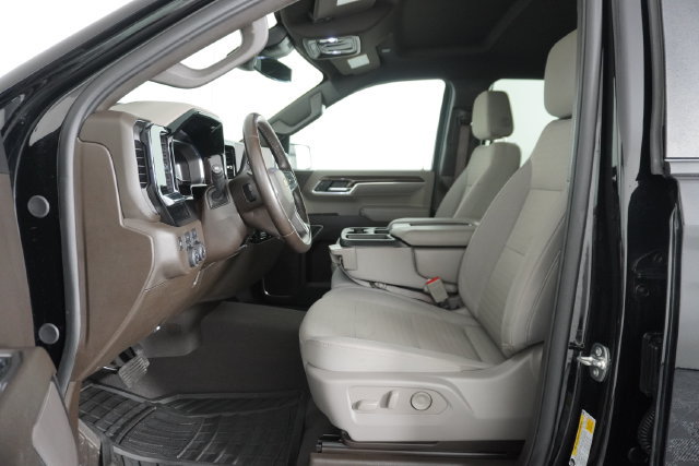 Used 2025 Chevrolet Silverado 1500 LT AWD/4WD image 20