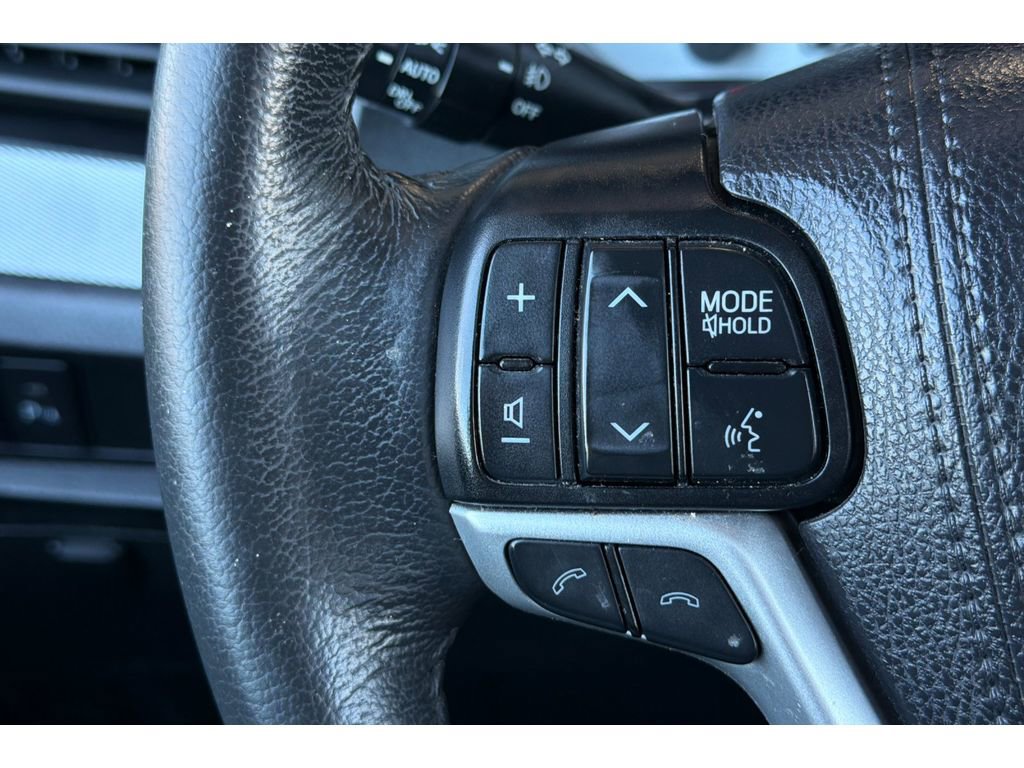 Used 2020 Toyota Sienna SE w/ SE Preferred Package FWD image 30