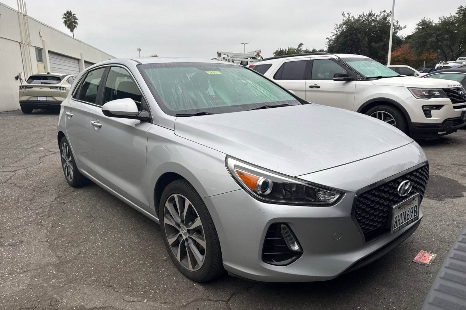Used 2018 Hyundai Elantra GT image 2