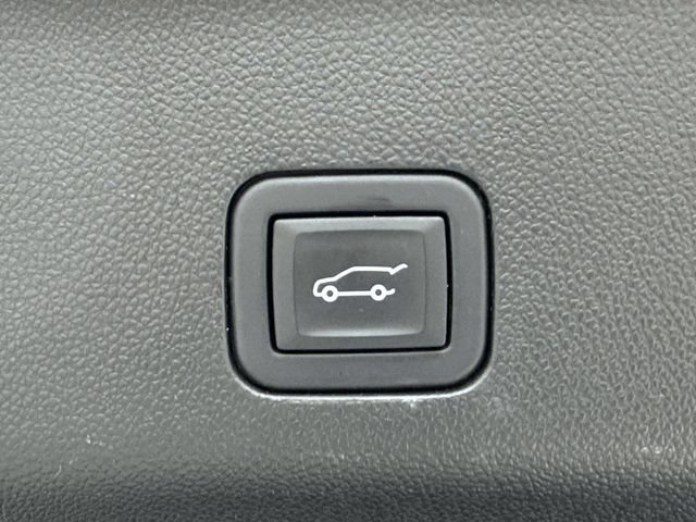 Used 2023 Chevrolet Suburban High Country AWD/4WD image 16
