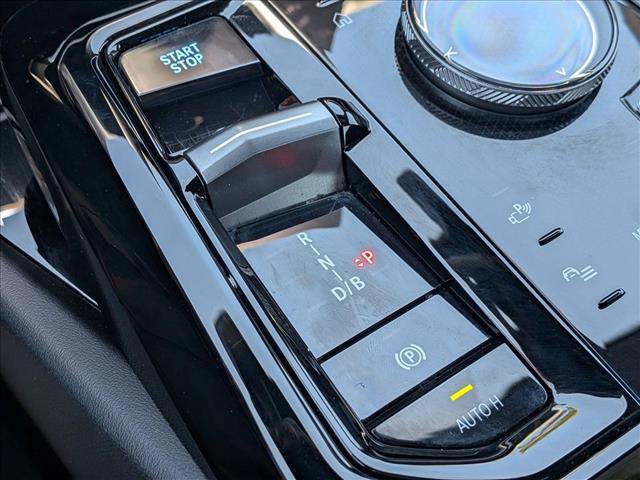 Used 2024 BMW i5 eDrive40i w/ Premium Package RWD image 12