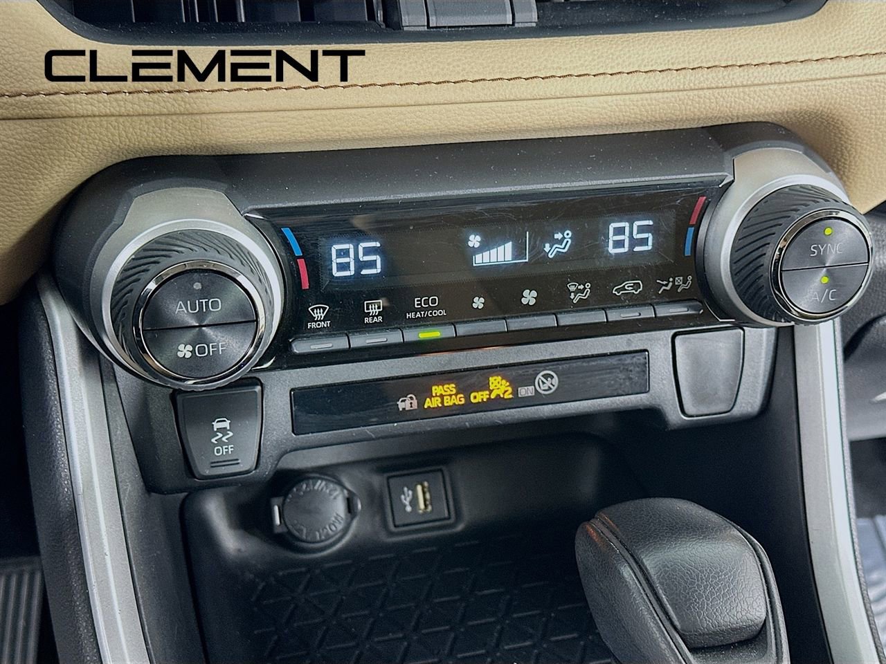 Used 2024 Toyota RAV4 LE image 22