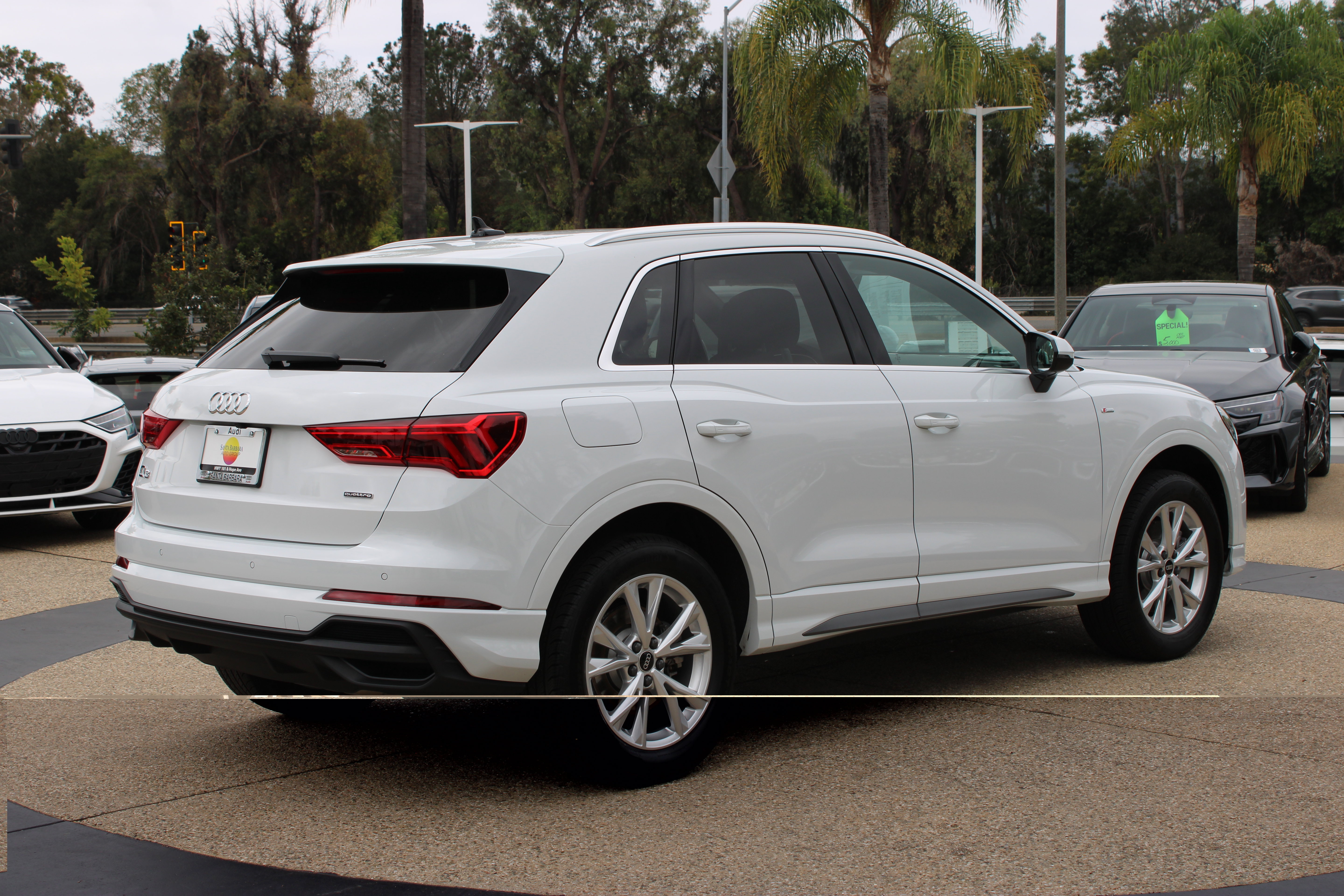 Certified 2025 Audi Q3 2.0T Premium w/ Convenience Package AWD/4WD image 5