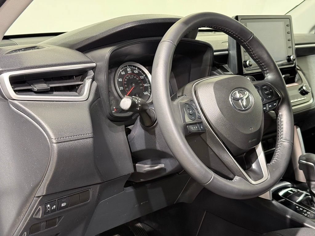 Certified 2022 Toyota Corolla Cross LE w/ Moonroof Package AWD/4WD image 17