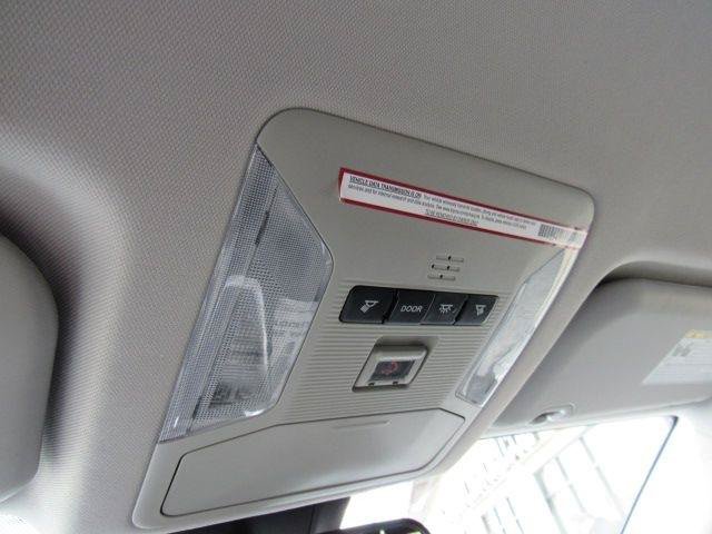 Used 2021 Toyota RAV4 LE AWD/4WD image 28