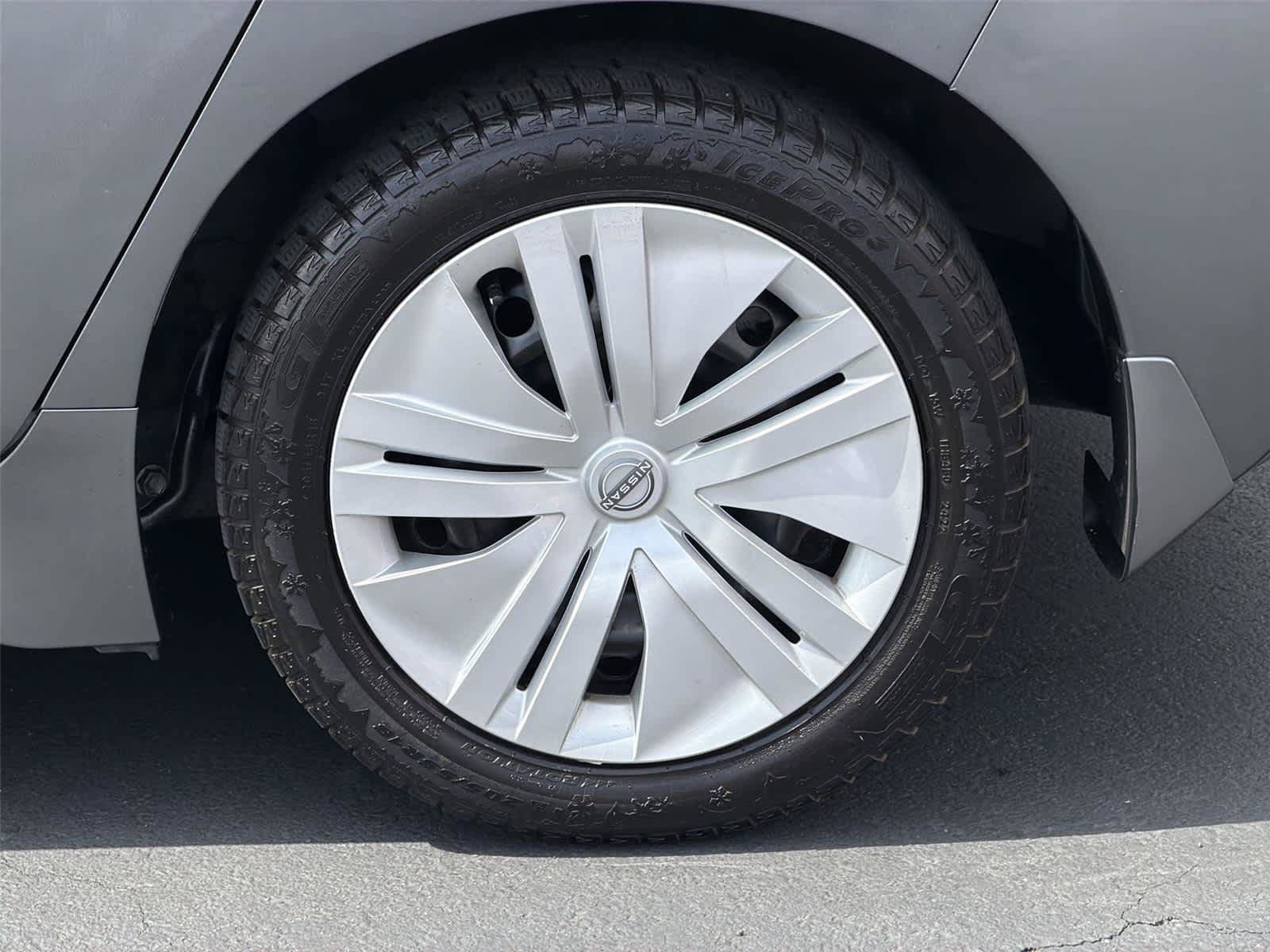 Used 2025 Nissan Leaf S FWD image 9
