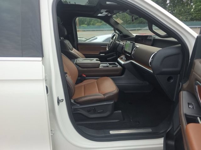 Used 2025 Ford Expedition Max King Ranch AWD/4WD image 11