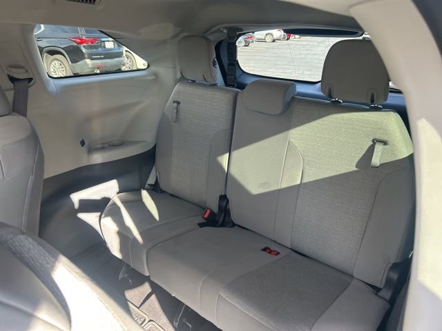 Used 2024 Toyota Sienna LE image 17