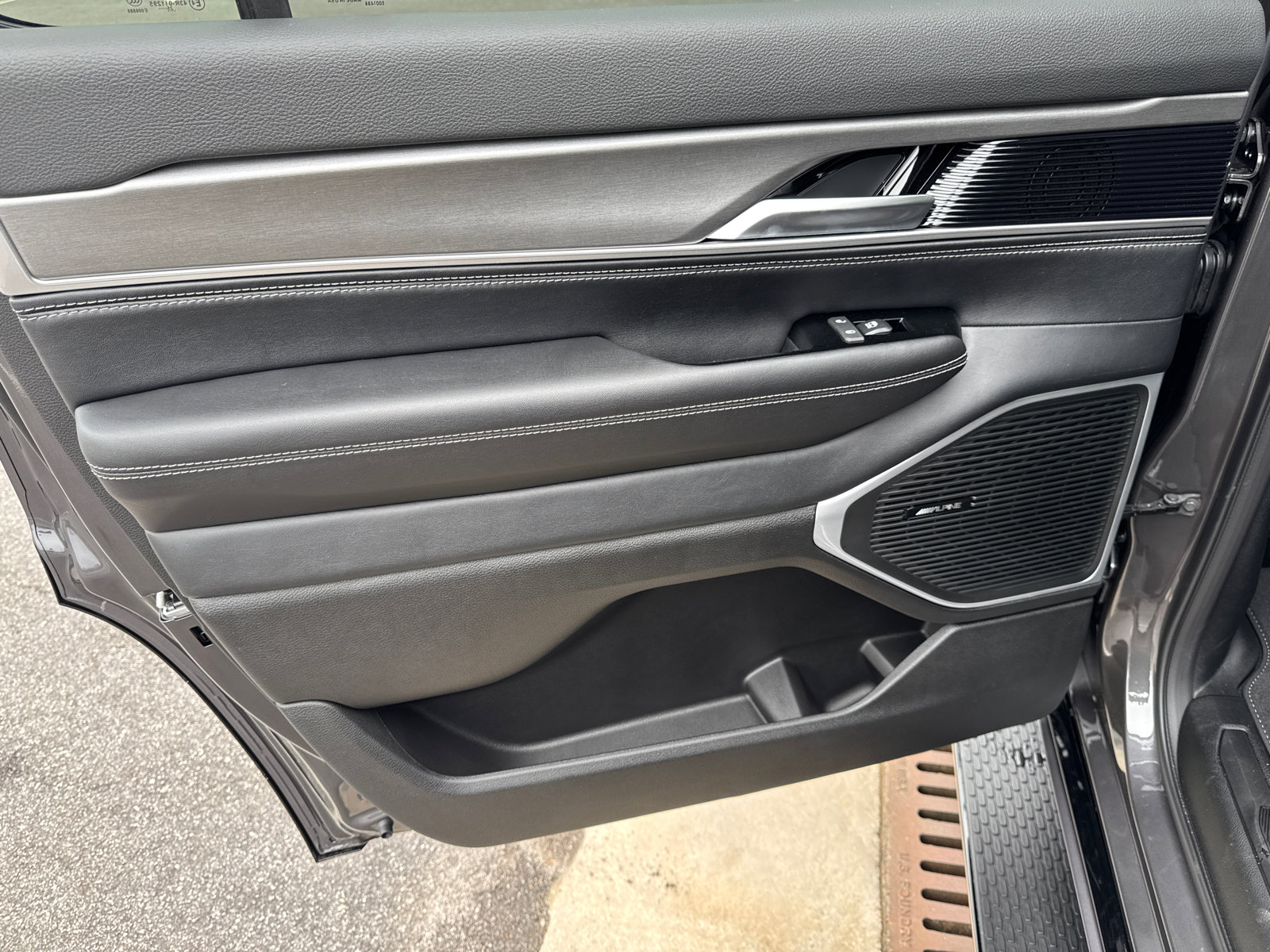 New 2026 Jeep Grand Wagoneer 4WD image 25