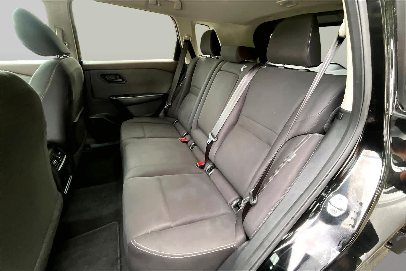 Used 2023 Nissan Rogue S AWD/4WD image 19
