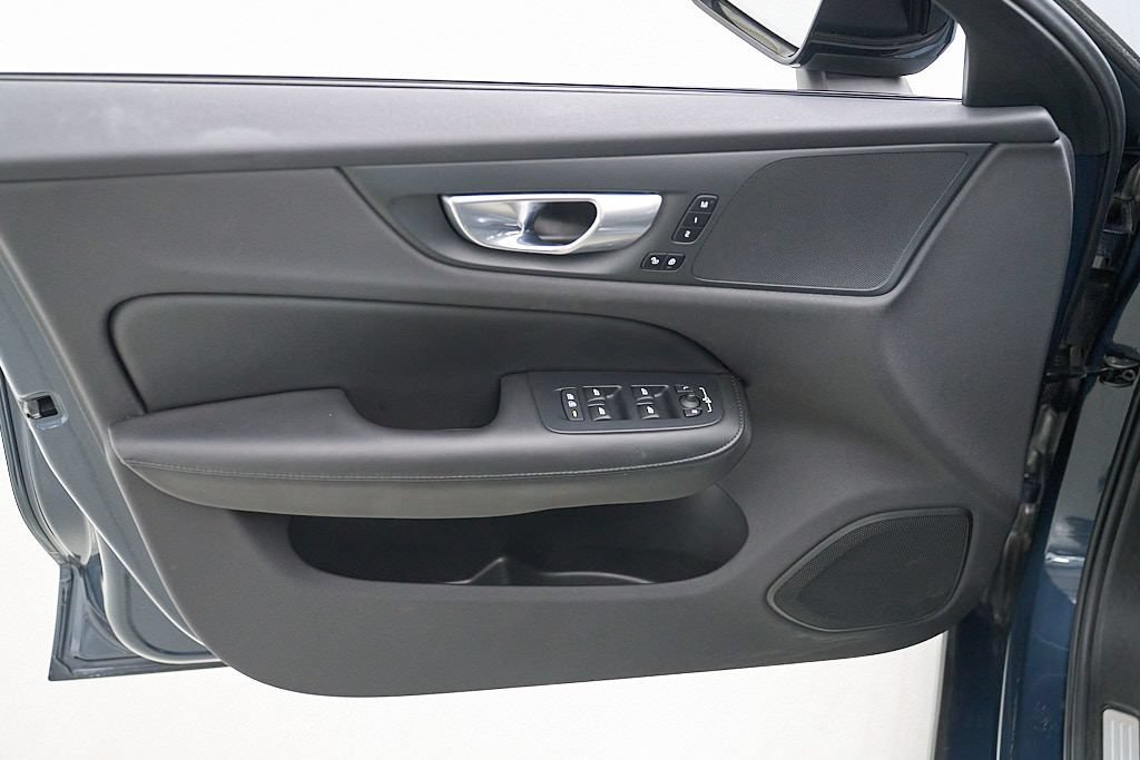 Certified 2024 Volvo S60 B5 Plus AWD/4WD image 9