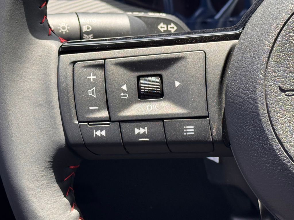 New 2025 Nissan Kicks SR image 11