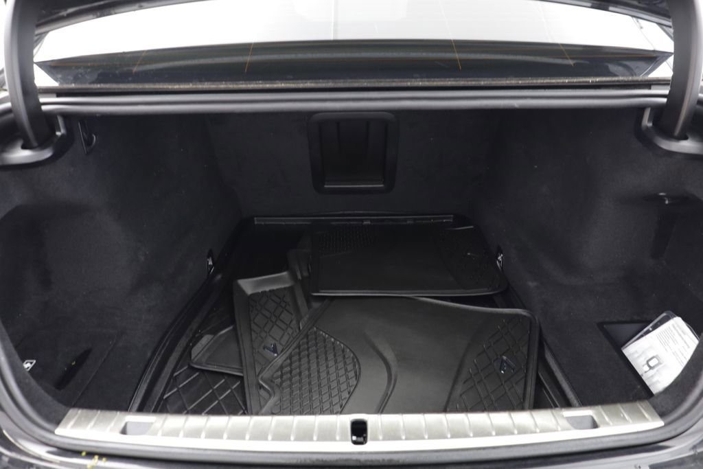 Certified 2022 BMW 750i xDrive w/ Autobahn Package AWD/4WD image 19