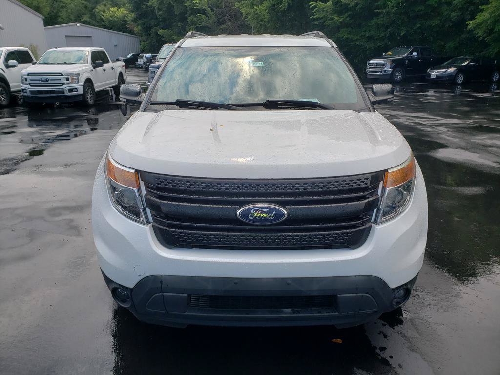 Used 2014 Ford Explorer XLT w/ Equipment Group 202A FWD image 2