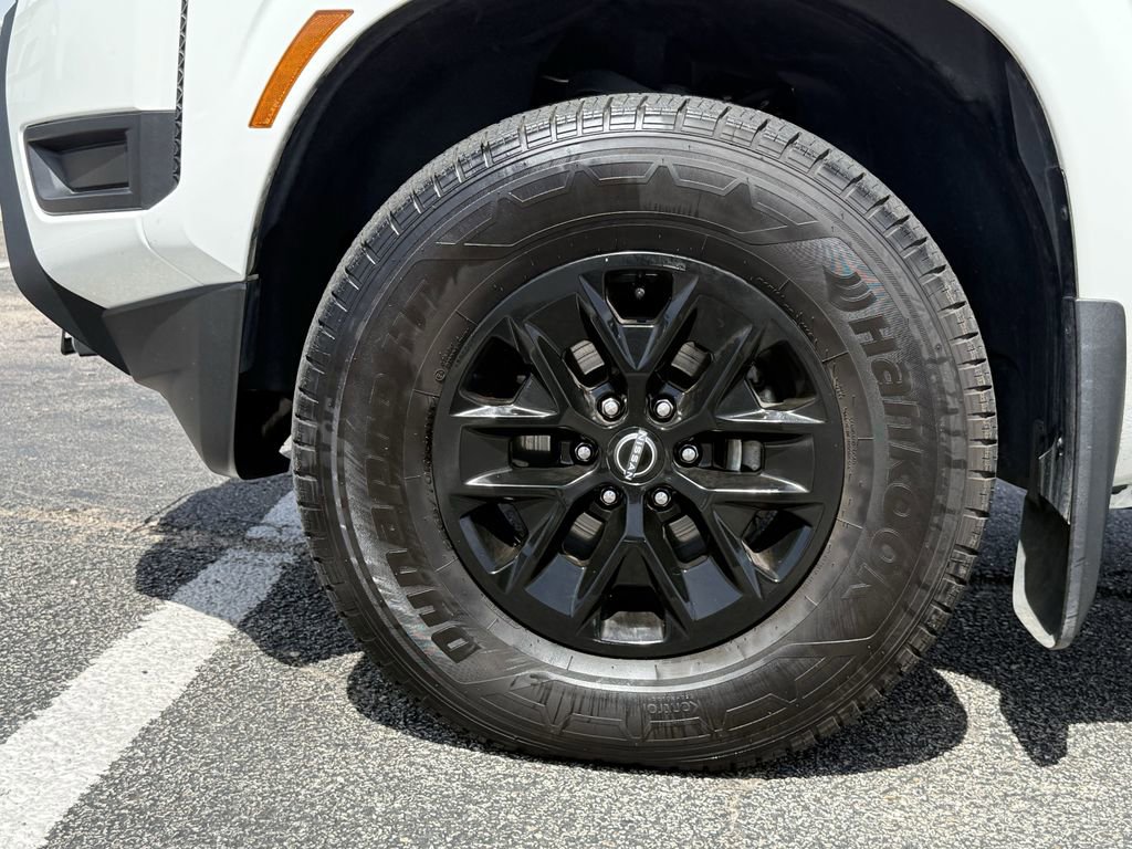 Used 2025 Nissan Frontier S image 9