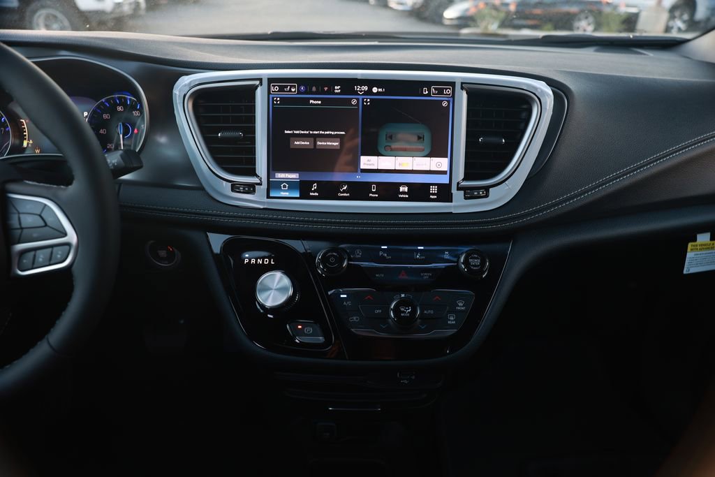 New 2026 Chrysler Pacifica Select image 23