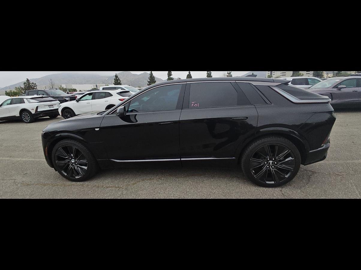 Used 2024 Cadillac Lyriq Sport w/ Nappa Leather Package AWD/4WD image 7