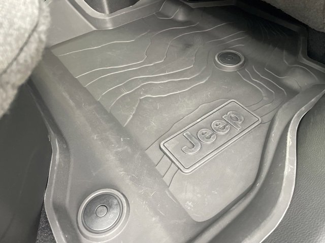 Used 2025 Jeep Gladiator Willys image 37