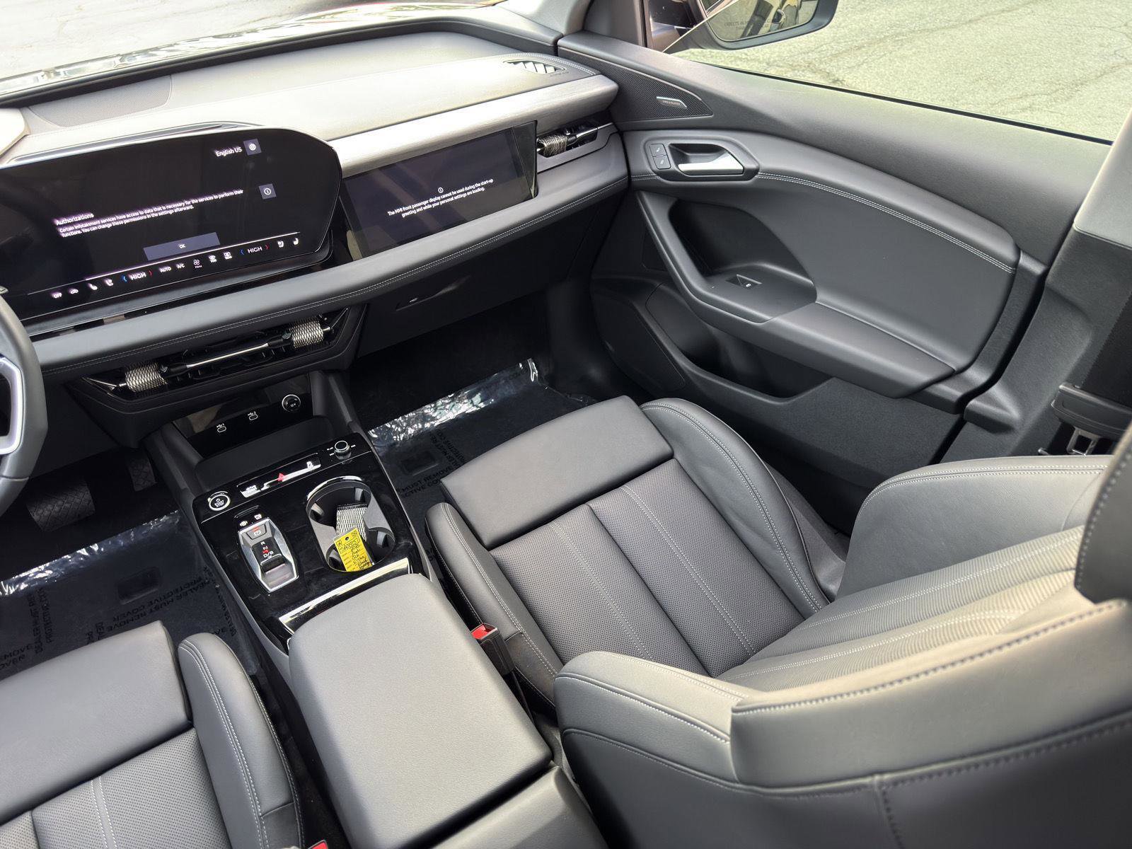 Used 2025 Audi Q6 e-tron Prestige w/ Black Warm Weather Package AWD/4WD image 30