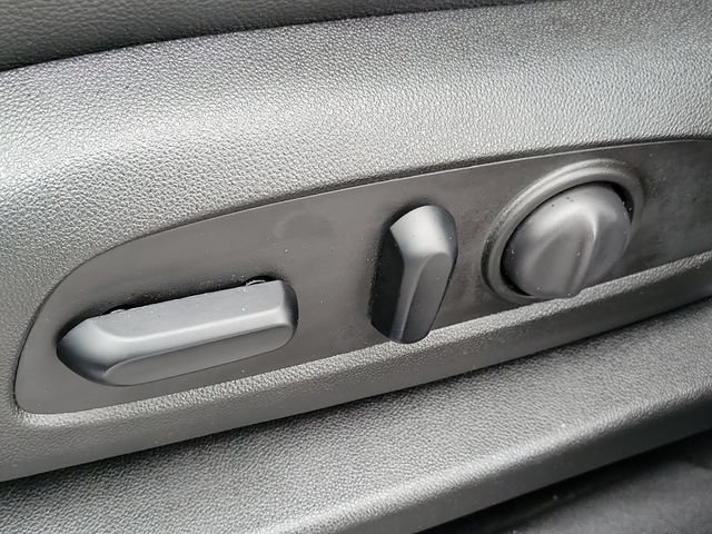 Used 2020 GMC Terrain Denali w/ LPO, Floor Liner Package FWD image 9