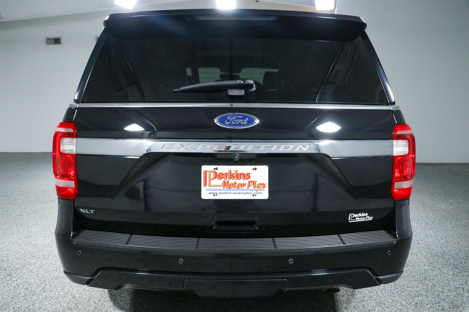 Used 2020 Ford Expedition XLT w/ Equipment Group 202A RWD image 8