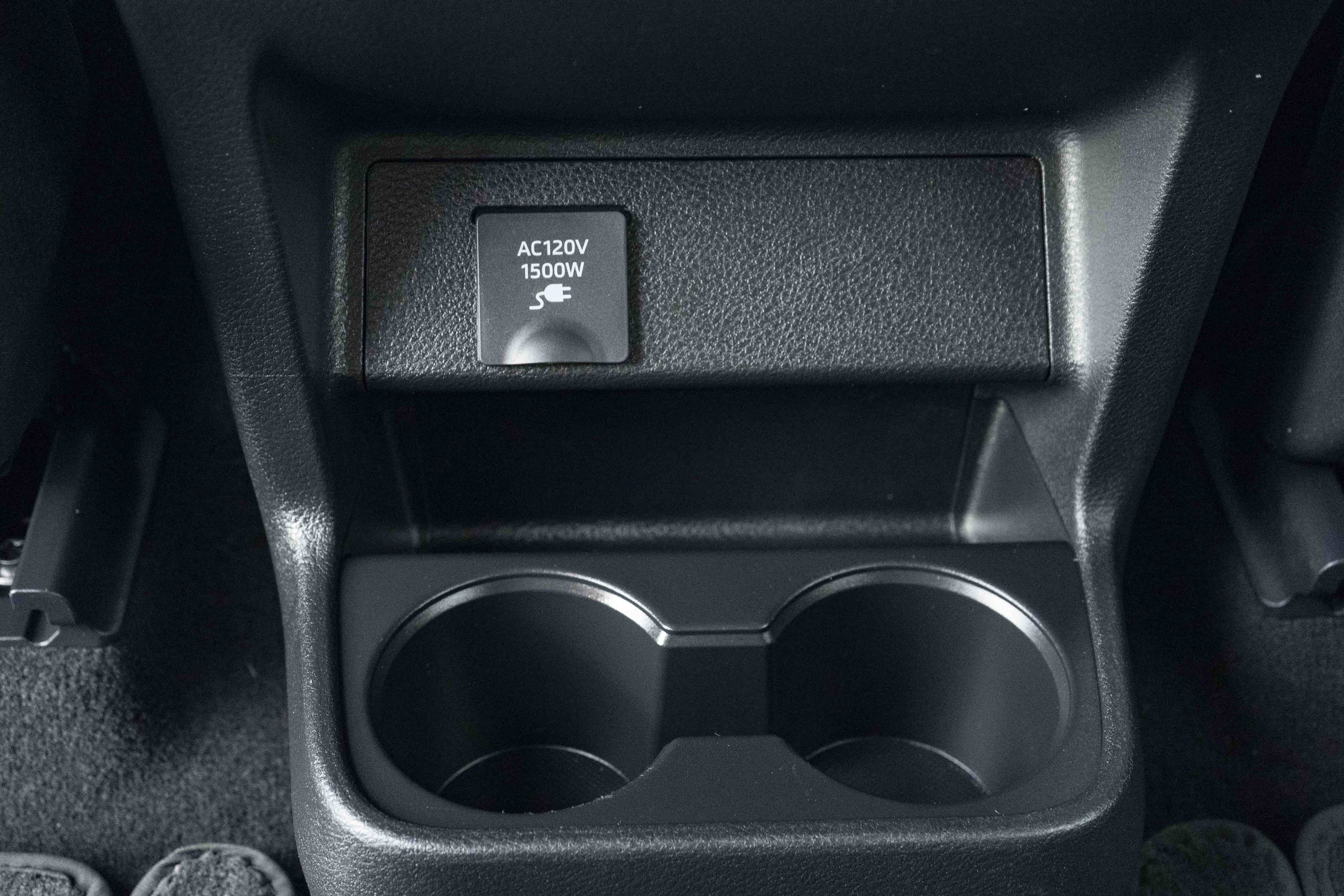 Used 2024 Toyota Sienna Platinum FWD image 46