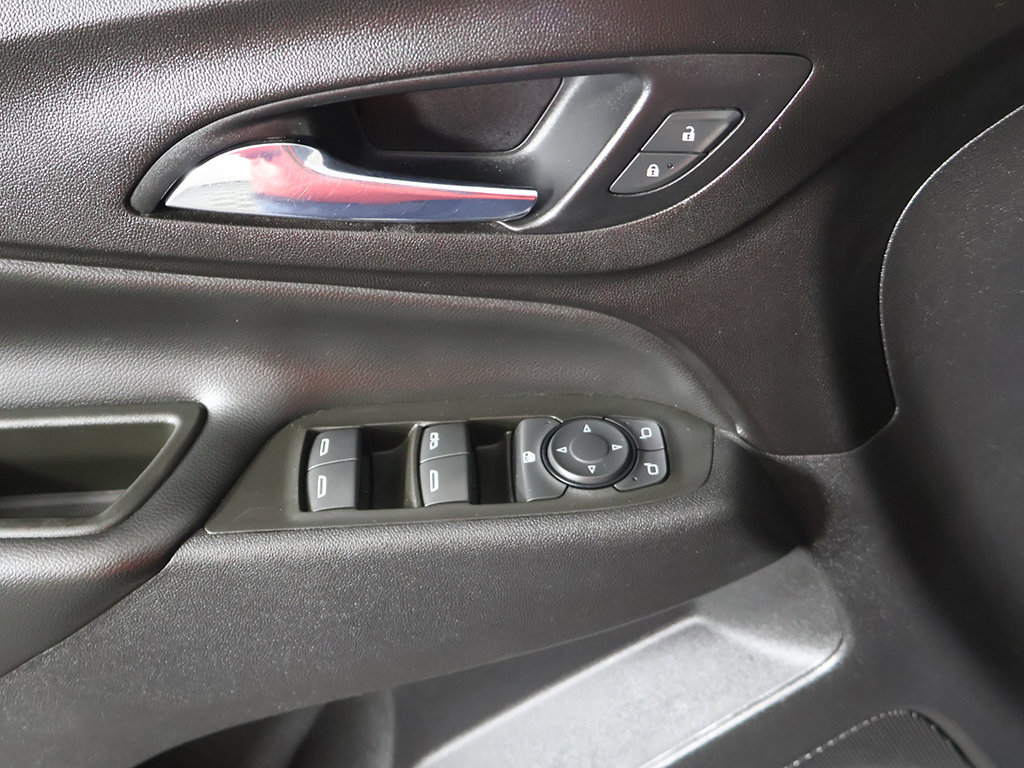 Used 2020 Chevrolet Equinox LT w/ LPO, Cargo Package FWD image 29