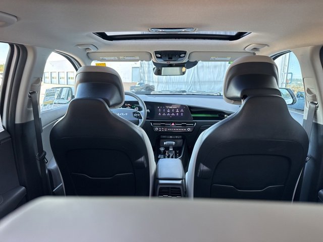 Certified 2024 Kia Niro EX Touring image 30