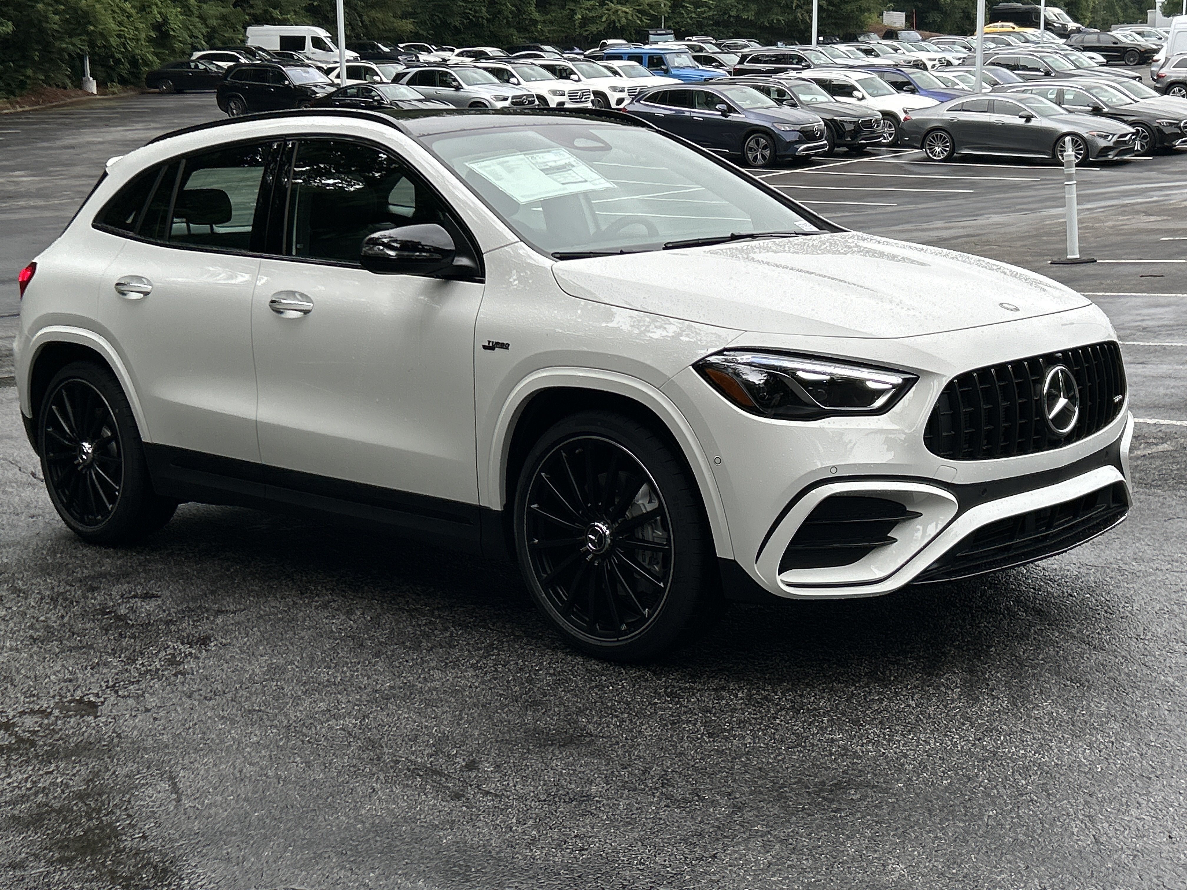New 2026 Mercedes-Benz GLA 35 AMG 4MATIC image 4