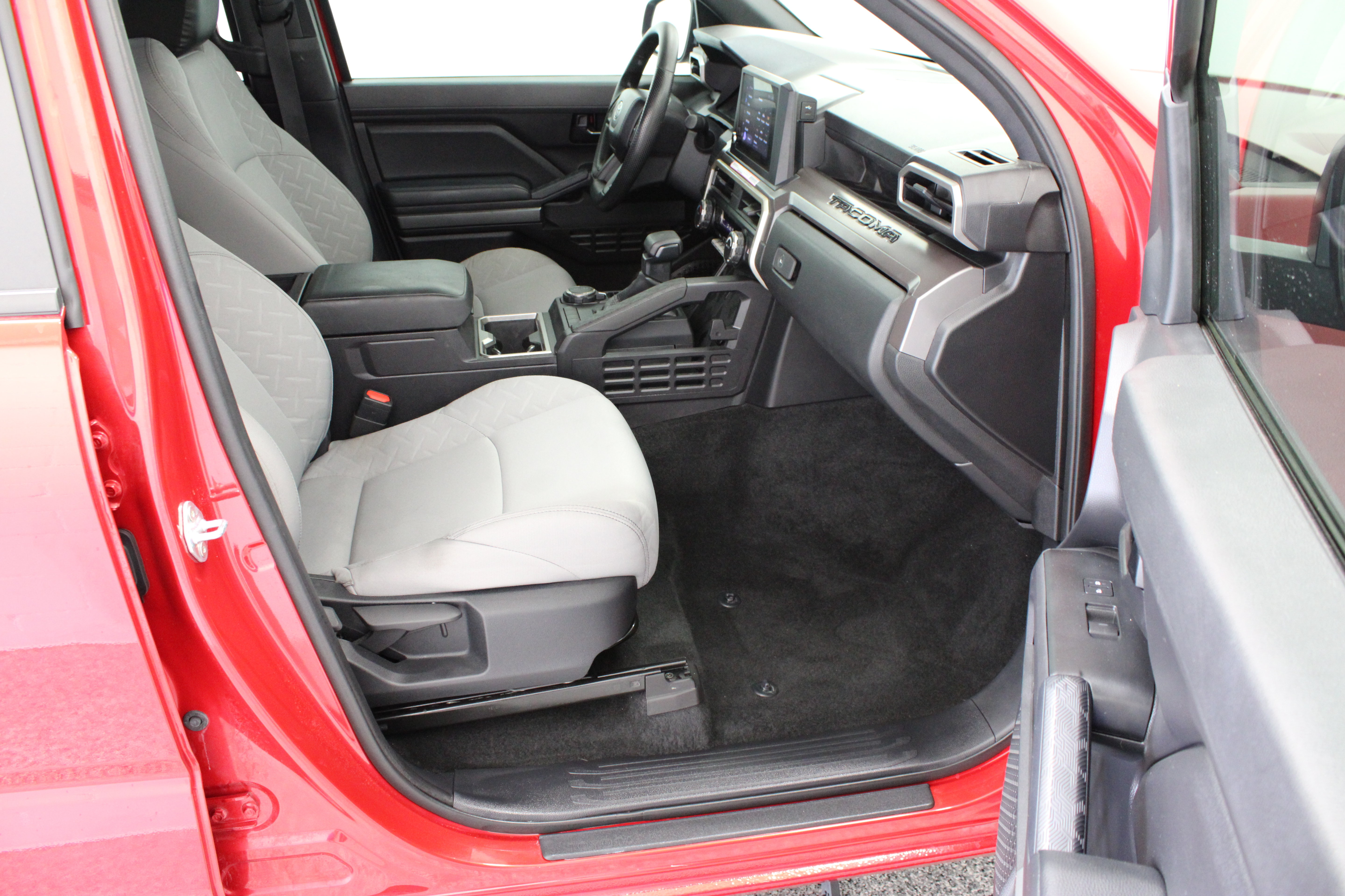 Used 2024 Toyota Tacoma SR5 AWD/4WD image 36