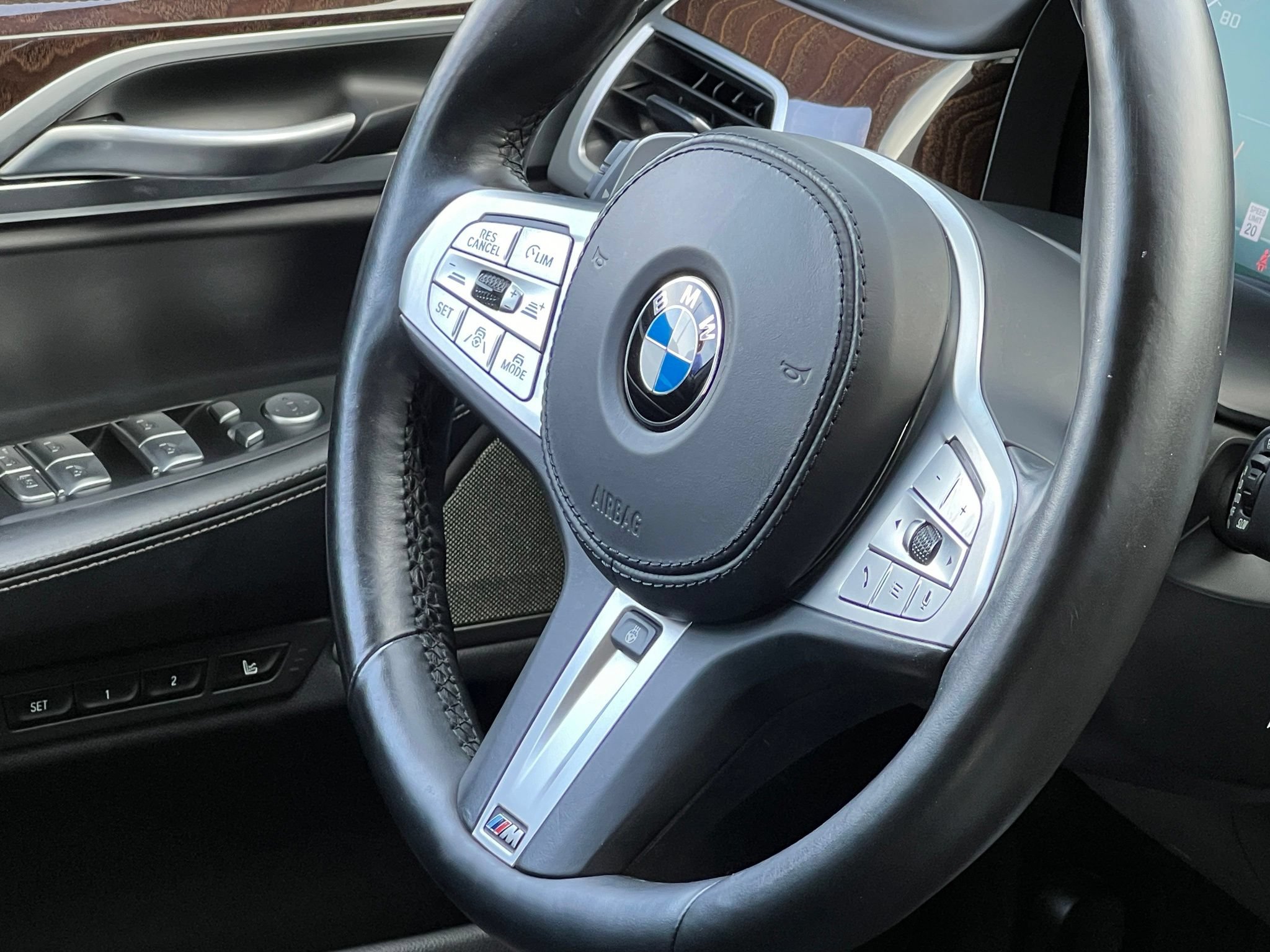 Used 2021 BMW M760i xDrive AWD/4WD image 49