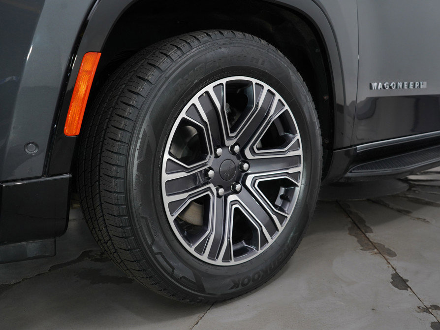 Used 2024 Jeep Wagoneer L Series II w/ Flexible Seating Group image 26