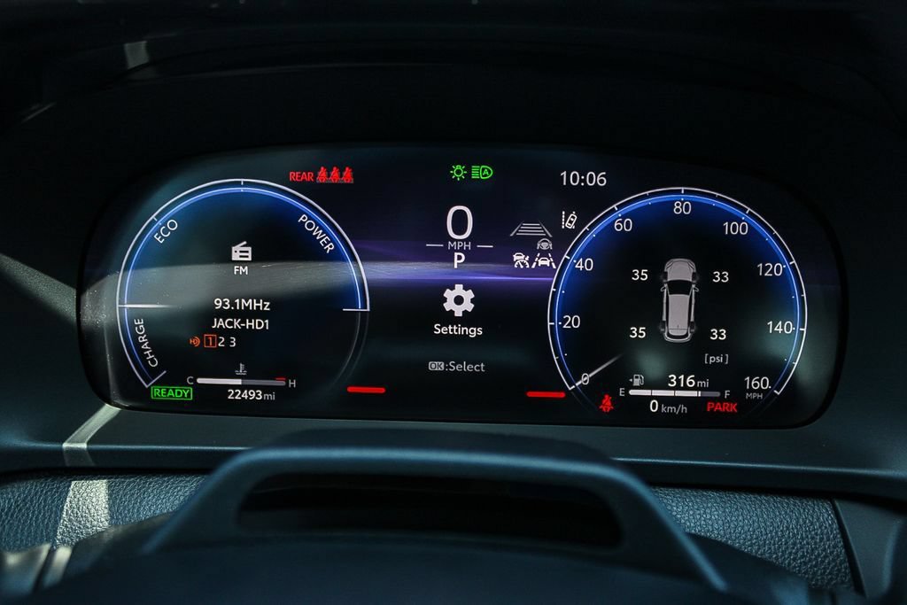 Used 2025 Toyota Crown Signia w/ Advanced Technology Package AWD/4WD image 22