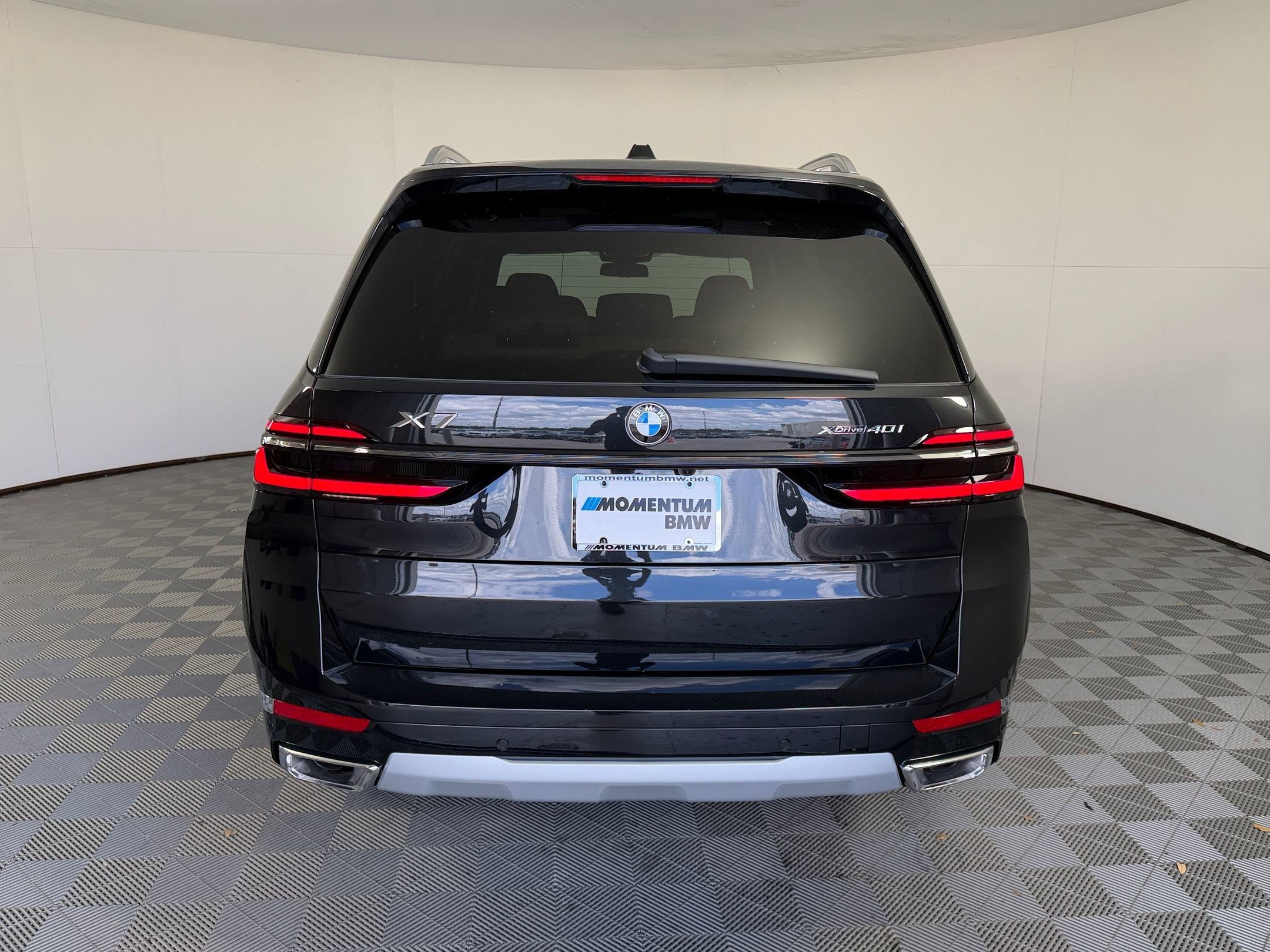 Used 2027 BMW X7 xDrive40i w/ Premium Package AWD/4WD image 10