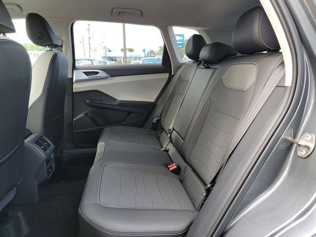 New 2025 Volkswagen Taos SE image 14