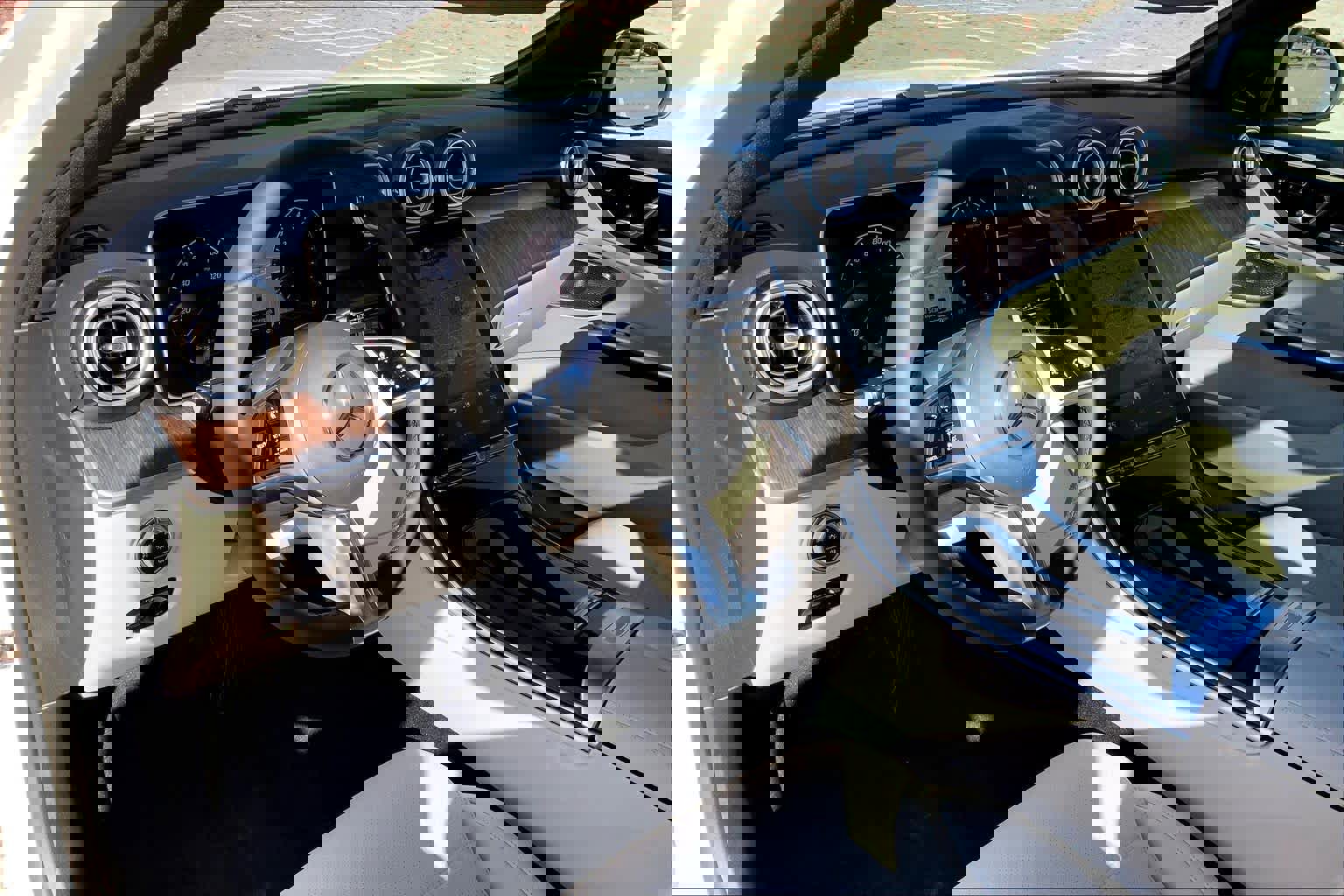 Used 2026 Mercedes-Benz C 300 4MATIC Sedan image 9