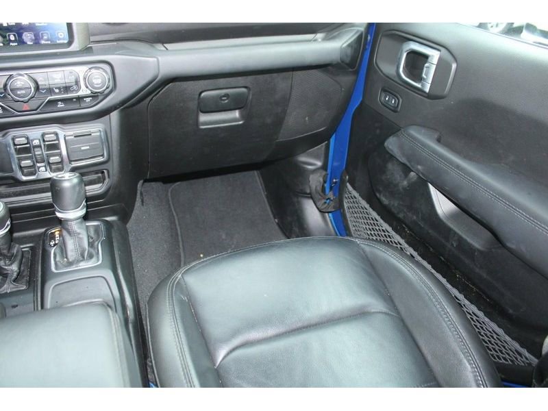 Used 2022 Jeep Wrangler Unlimited Sahara image 19