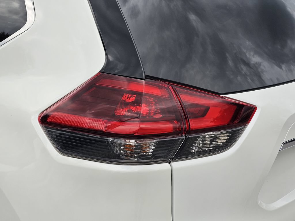 Used 2020 Nissan Rogue SL w/ Premium Package FWD image 7