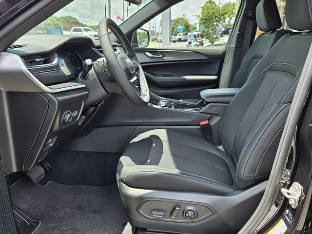 New 2025 Jeep Grand Cherokee L Laredo w/ Luxury Tech Group I RWD image 10