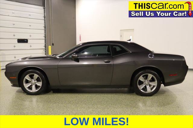 Used 2016 Dodge Challenger SXT w/ Sound Group RWD image 5