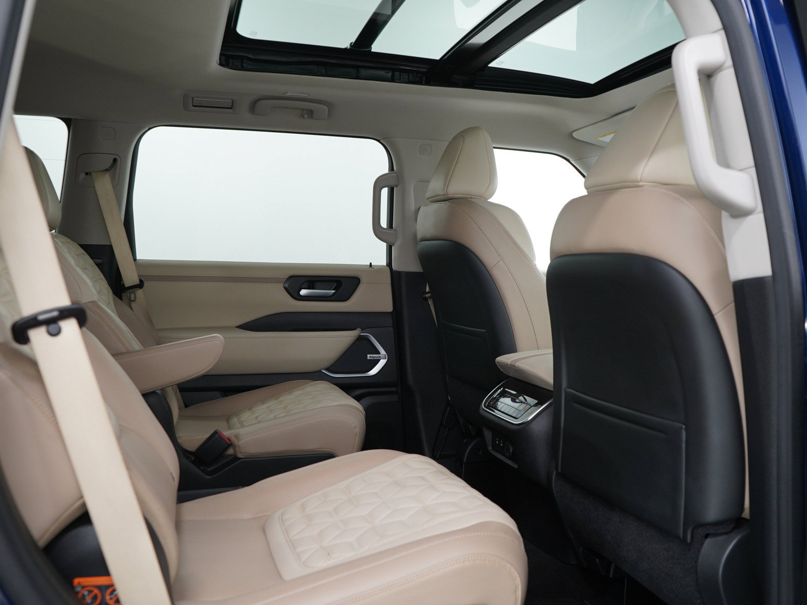 Certified 2025 Nissan Armada Platinum AWD/4WD image 12